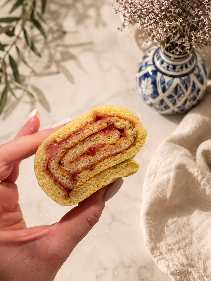 Swiss roll cake